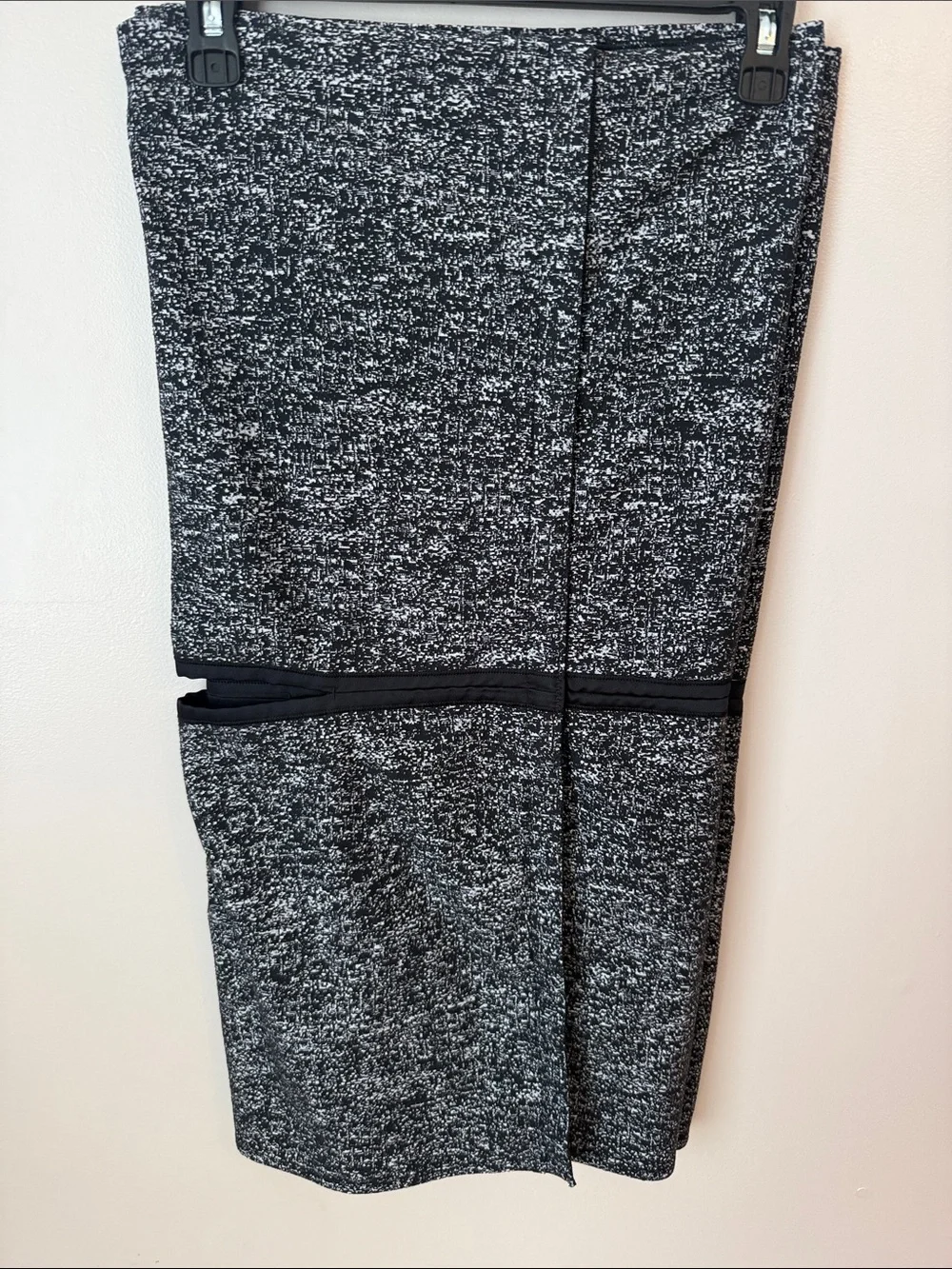 Lululemon Vinyasa Wrap Scarf Running Luon Suited OS Jacquard Black White Sporty